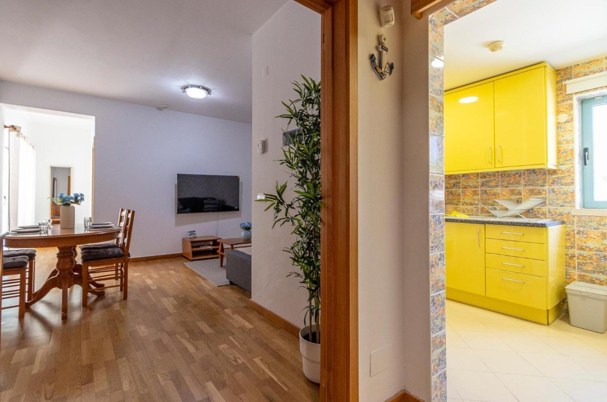 Blue Sea In Marina Apartment *